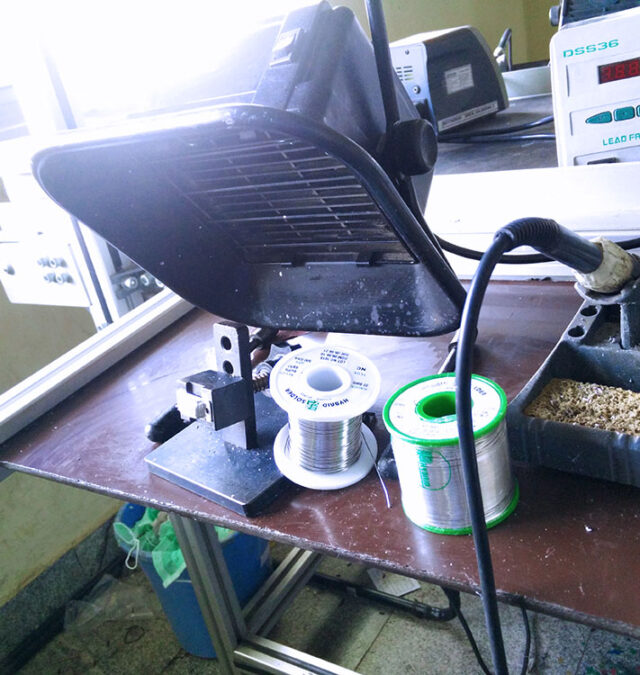 Self Feed Soldering Station